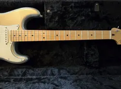 FENDER MEXICO PLAYER STRATOCASTER HSS ELECTRIC GUITAR