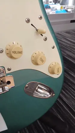 FENDER ST62 ELECTRIC GUITAR