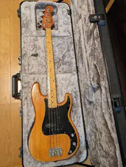 FENDER 1977 PRECISION BASS