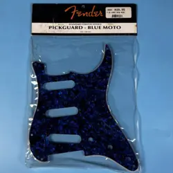 FENDER STANDARD STRATOCASTER PICKGUARD NOS 2000S 11 HOLE BLUE MOTO! P312