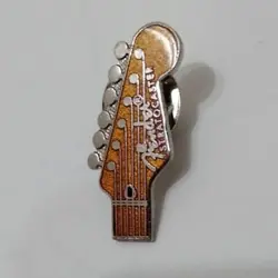 STRATOCASTER PIN BADGE