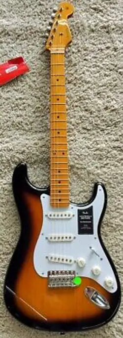 FENDER VINTERA® II '50S STRATOCASTER®, MAPLE FINGERBOARD, 2-COLOR SUNBURST