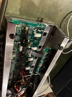 1000 GUITAR AMPLIFIER