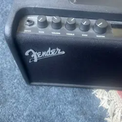 FENDER MUSTANG GT 40 GUITAR AMPLIFIER EUC
