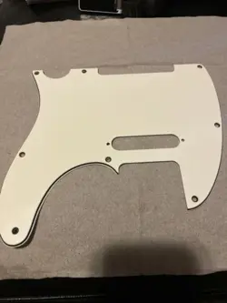 WHITE PICKGUARD FOR FENDER® USA/ MIM NASHVILLE TELECASTER® 8-HOLE 3 PLY USED