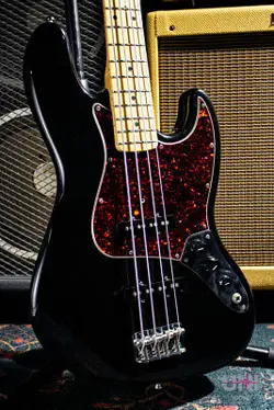 FENDER AMERICAN STANDARD JAZZ BASS / 1999 USED ELECTRIC BASS