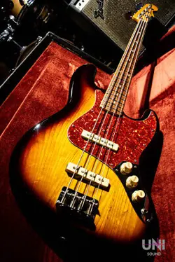 FENDER JAZZ BASS / 1983 SAFE DELIVERY FROM JAPAN