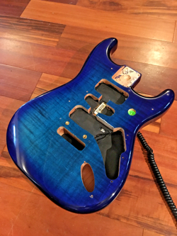 2024 FENDER PLAYER STRAT STRATOCASTER FLAME MAPLE PLUS TOP BLUEBURST BODY 4 LB