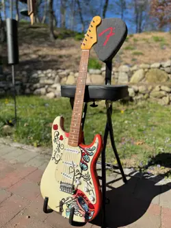 FENDER JIMI HENDRIX ARTIST SERIES MONTEREY STRATOCASTER GUITAR 2017 W/GIG BAG