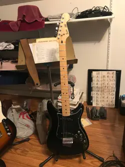 ELECTRIC GUITAR BLACK-