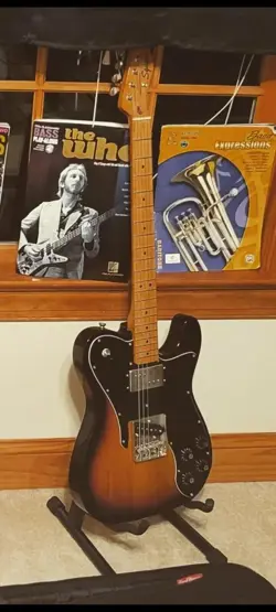 (USED) CLASSIC VIBE '70S TELECASTER CUSTOM ELECTRIC GUITAR 3 COLOR SUNBURST