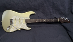 PRO STRATOCASTER SOLID