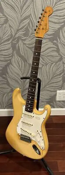 JV SERIES STRATOCASTER