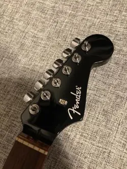 STRATOCASTER ALL BLACK
