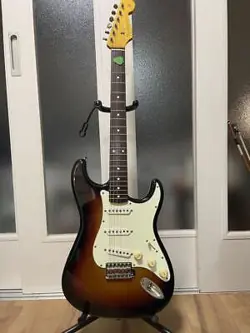 3TONE SUNBURST ST62