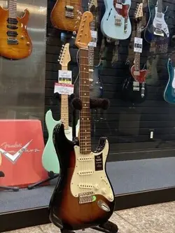 FENDER VINTERA II 60S STRATOCASTER /