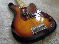 RARE 2015 FENDER SQUIER VINTAGE MODIFIED PRECISION V BASS 3-TONE SUNBURST.