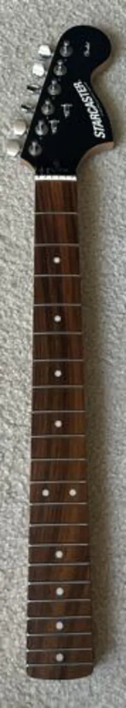 2007 FENDER STARCASTER STRATOCASTER ROSEWOOD NECK W/BLACK HEADSTOCK EXCELLENT!