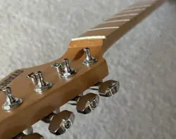 2007 MAPLE FENDER STARCASTER STRATOCASTER NECK 70'S STYLE HEADSTOCK EXCELLENT