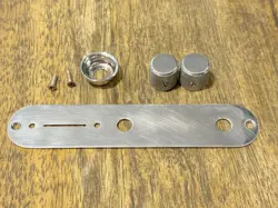 PLATE AND KNOBS