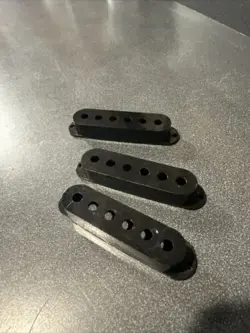 STRATOCASTER PICKUP COVERS, BLACK, FENDER STRAT SET OF 3