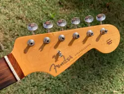 MIM STRATOCASTER 2017