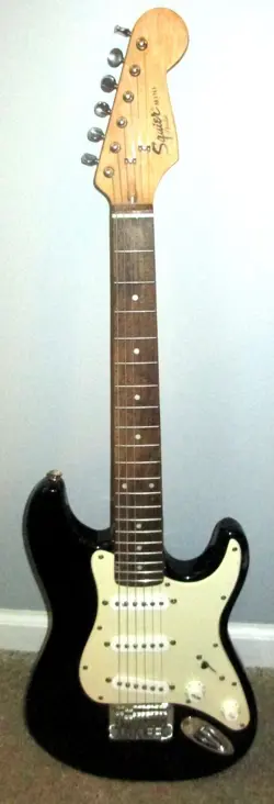 BLACK FENDER SQUIER MINI STRATOCASTER ELECTRIC GUITAR  (USED)