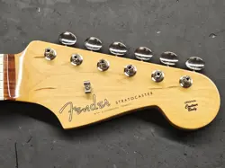 2020 FENDER VINTERA 60'S STRAT PAU FERRO NECK - VINTAGE REISSUE ELECTRIC GUITAR