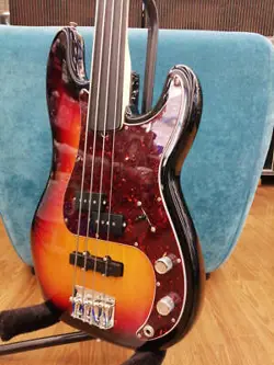 FRANKLIN FRETLESS ELECTRIC