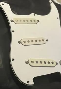 FENDER STRATOCASTER PRE-WIRED