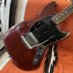 FENDER 1978 MUSTANG RED