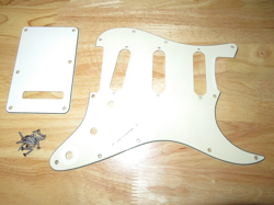 FENDER 2006 USA WHITE 3 PLY STRATOCASTER PICKGUARD & TREMOLO COVER