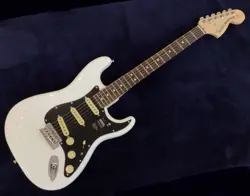 *FLOOR MODEL* FENDER AMERICAN PERFORMER STRATOCASTER ARCTIC WHITE W/GB