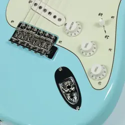 FENDER FSR COLLECTION TRADITIONAL 60S STRATOCASTER   DAPHNE BLUE  [
