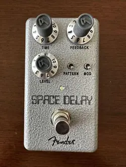 FENDER SPACE DELAY HAMMERTONE