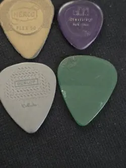 LOT OF (6) VINTAGE GUITAR PICK MUSIC COLLECTIBLE FENDER THIN HERCO STUBBY DUNLOP
