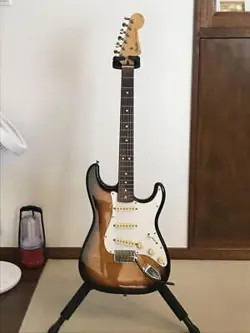 FENDER STRAT MADE IN JAPAN