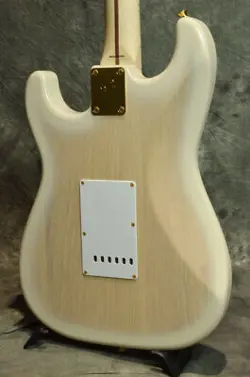 FENDER JAPAN EXCLUSIVE RICHIE KOTZEN STRATOCASTER SEE THROUGH WHITE BURST