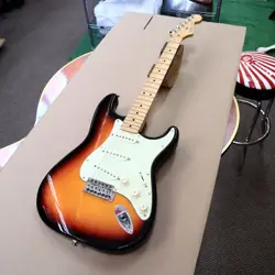 2004 FENDER STRATOCASTER STANDARD SUNBURST MEXICO MIM ELECTRIC GUITAR