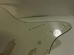 AGED  57, 59 PICKGUARD FOR FENDER STRAT WIDE BEVEL LIGHT RELIC - VINTAGE CREAM