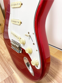 STRATOCASTER APPLE RED