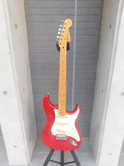 STS-550 STRATOCASTER RED