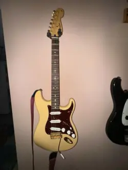 FENDER STRATOCASTER SCALLOPED NECK