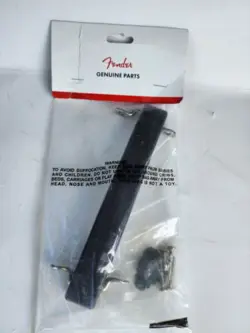 ORIGINAL FENDER MOULDED DOG BONE AMP HANDLE - BLACK '