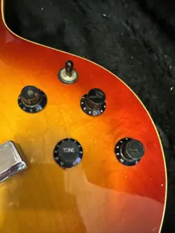 VINTAGE GUITAR BURST