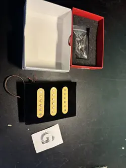 PICKUPS FOR GUITAR