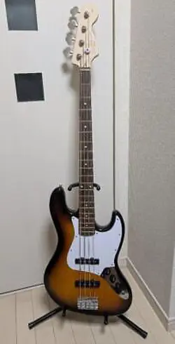 SQUIRE BY FENDER ELECTRIC BASS WITH SOFT CASE