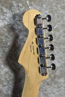FENDER FSR MADE IN JAPAN TRADITIONAL II 60S STRATOCASTER 3-COLOR SUNBURST SAFE D