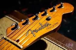 FENDER VINTAGE 52