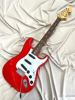 INTL COLOR STRATOCASTER